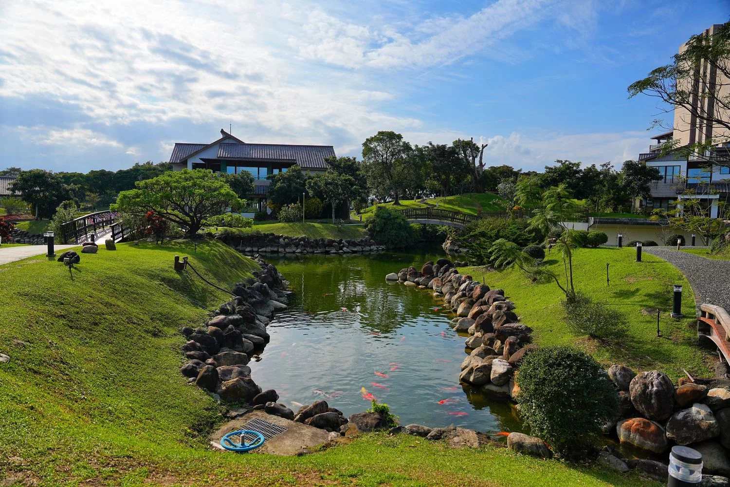【綠舞日式主題園區】和服浴衣拍照打卡，可愛萌寵餵食互動一日遊! @混血珊莎的奇幻旅程