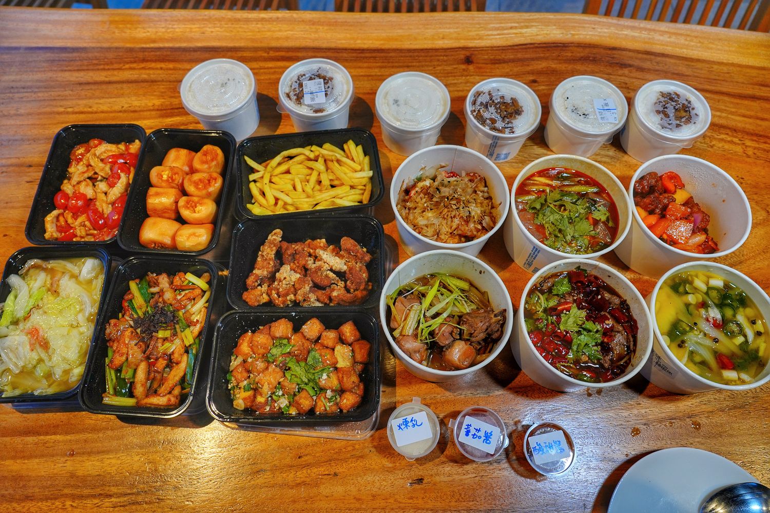 43會館｜宜蘭五結包棟民宿附戲水池KTV視聽室，秒飛峇里島度假! @混血珊莎的奇幻旅程