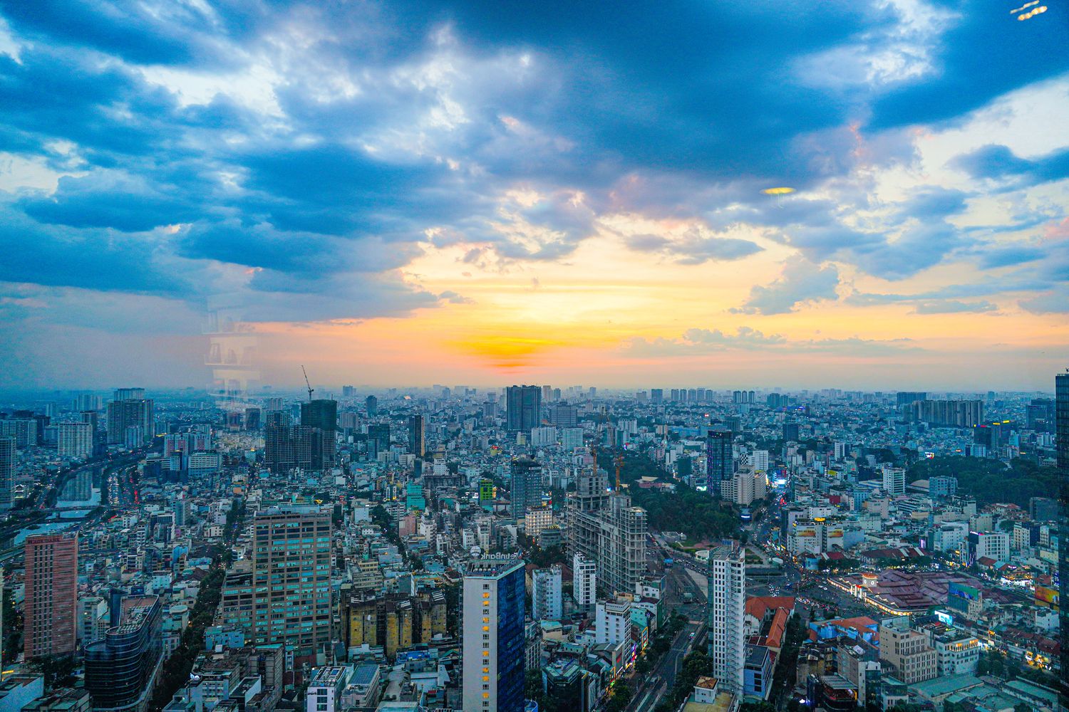 【2025胡志明自由行】越南胡志明一日遊、簽證、換匯行程全攻略! @混血珊莎的奇幻旅程