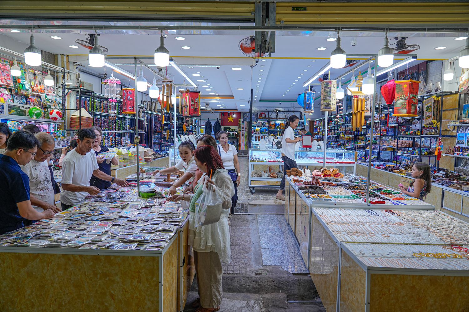 【2025富國島景點】精選 22 個富國島最新景點，遊樂園煙火表演火舞秀! @混血珊莎的奇幻旅程