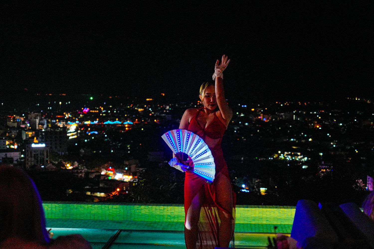 【2025富國島景點】精選 22 個富國島最新景點，遊樂園煙火表演火舞秀! @混血珊莎的奇幻旅程