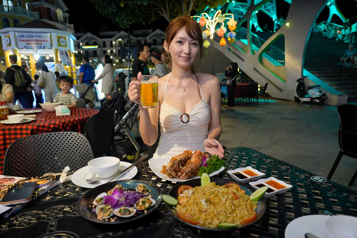 【2025富國島景點】精選 22 個富國島最新景點，遊樂園煙火表演火舞秀! @混血珊莎的奇幻旅程