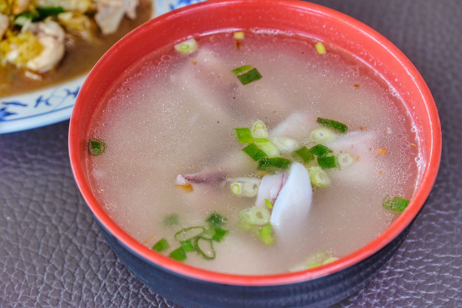 澎湖阿挺海鮮｜必吃鯨魚洞小管麵線，在地 40 年老字號餐廳! @混血珊莎的奇幻旅程