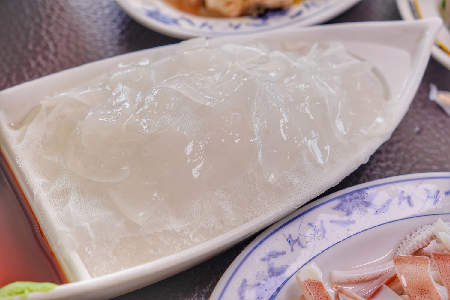 澎湖阿挺海鮮｜必吃鯨魚洞小管麵線，在地 40 年老字號餐廳! @混血珊莎的奇幻旅程