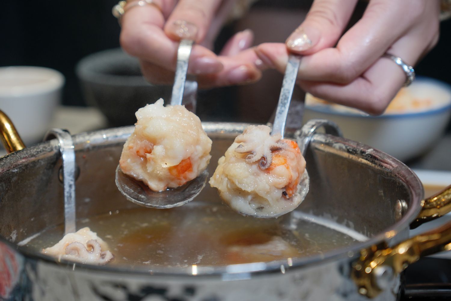 【南崁美食】大明星頂流涮涮鍋｜新開幕頂級火鍋，明星藝人最愛首選! @混血珊莎的奇幻旅程