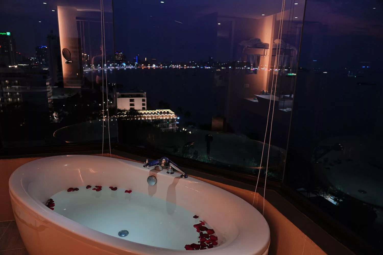Cape Dara Resort Pattaya｜芭達雅達拉角度假村，夢幻海景第一排! @混血珊莎的奇幻旅程
