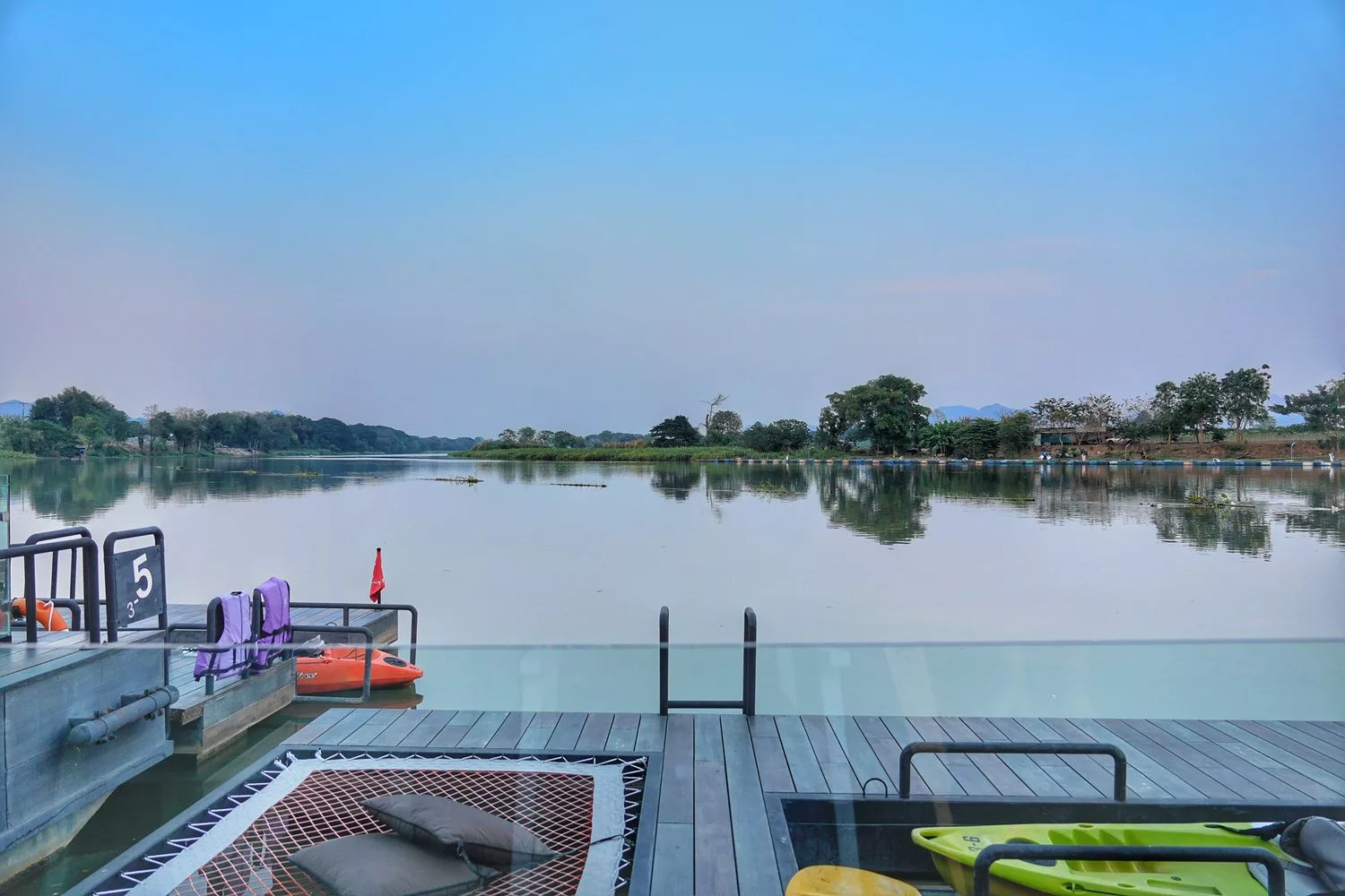 Cross River Kwai｜北碧府桂河克羅斯度假村，獨木舟泳池多種玩法!北碧府住宿! @混血珊莎的奇幻旅程
