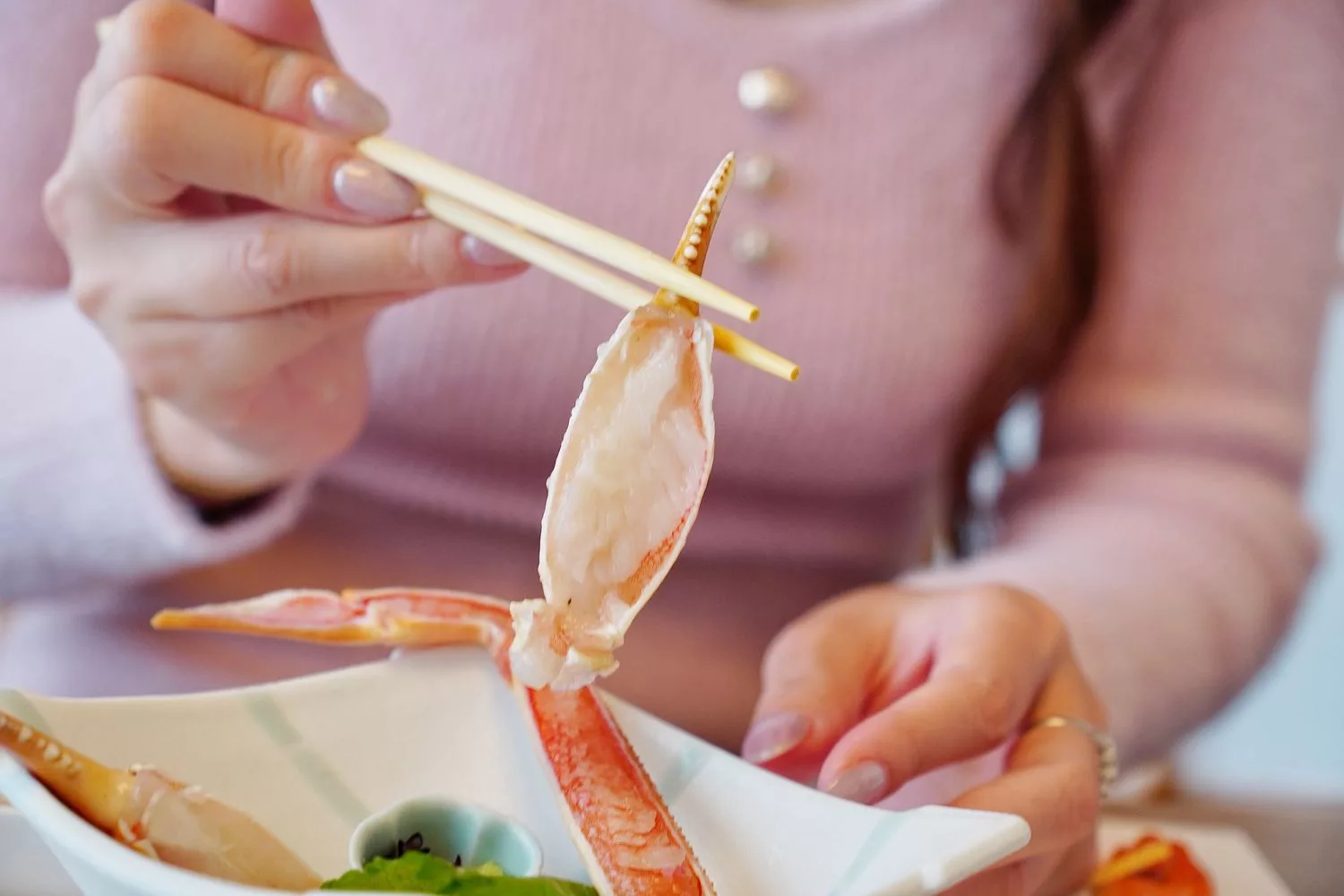 【道頓堀美食】蟹道樂 道頓堀東店，高人氣大阪連鎖螃蟹餐廳，獨立包廂享私人空間，菜單訂位攻略! @混血珊莎的奇幻旅程