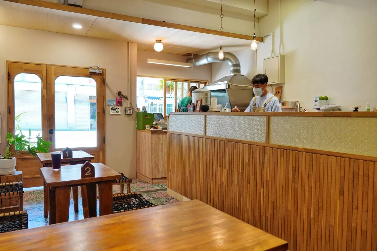 【好煎炸】台東池上超夯小吃，創意春捲料理還有超萌店貓給嚕! @混血珊莎的奇幻旅程