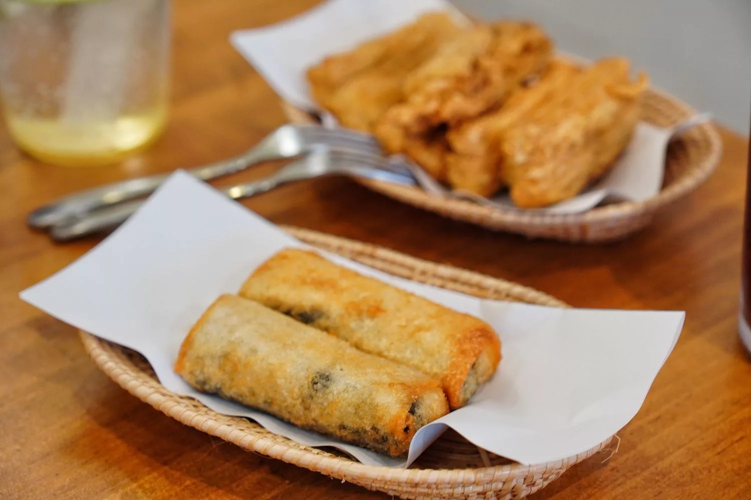 【好煎炸】台東池上超夯小吃，創意春捲料理還有超萌店貓給嚕! @混血珊莎的奇幻旅程