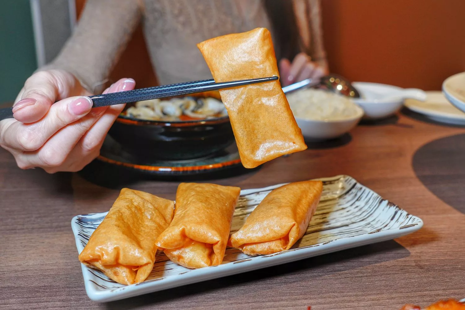 溜溜酸菜魚專賣店 中壢SOGO店|獨家秘製配方,套餐白飯小菜吃到飽! @混血珊莎的奇幻旅程 溜溜酸菜魚專賣店 中壢SOGO店|獨家秘製配方,套餐白飯小菜吃到飽! @混血珊莎的奇幻旅程