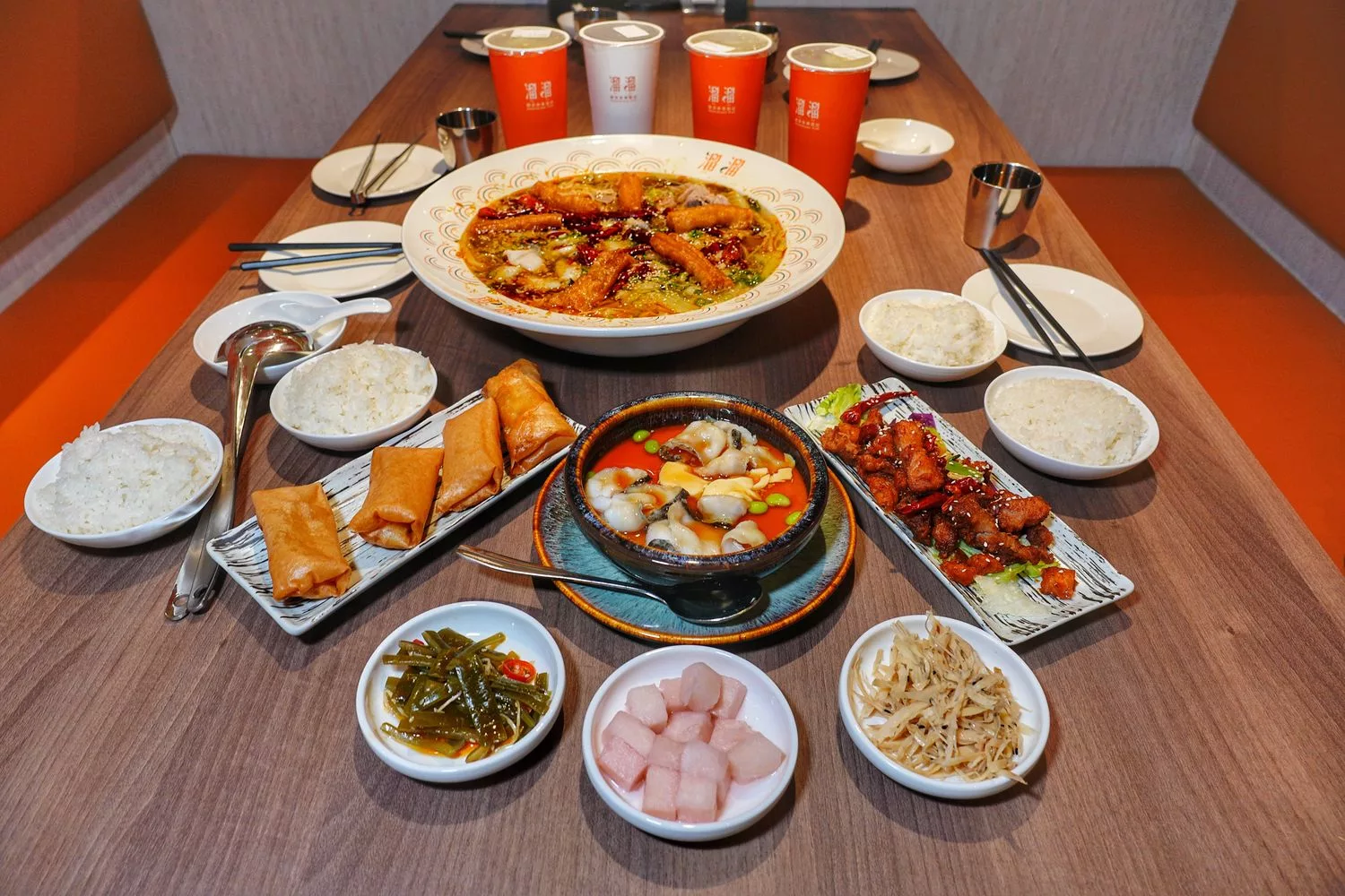 溜溜酸菜魚專賣店 中壢SOGO店|獨家秘製配方,套餐白飯小菜吃到飽! @混血珊莎的奇幻旅程 溜溜酸菜魚專賣店 中壢SOGO店|獨家秘製配方,套餐白飯小菜吃到飽! @混血珊莎的奇幻旅程