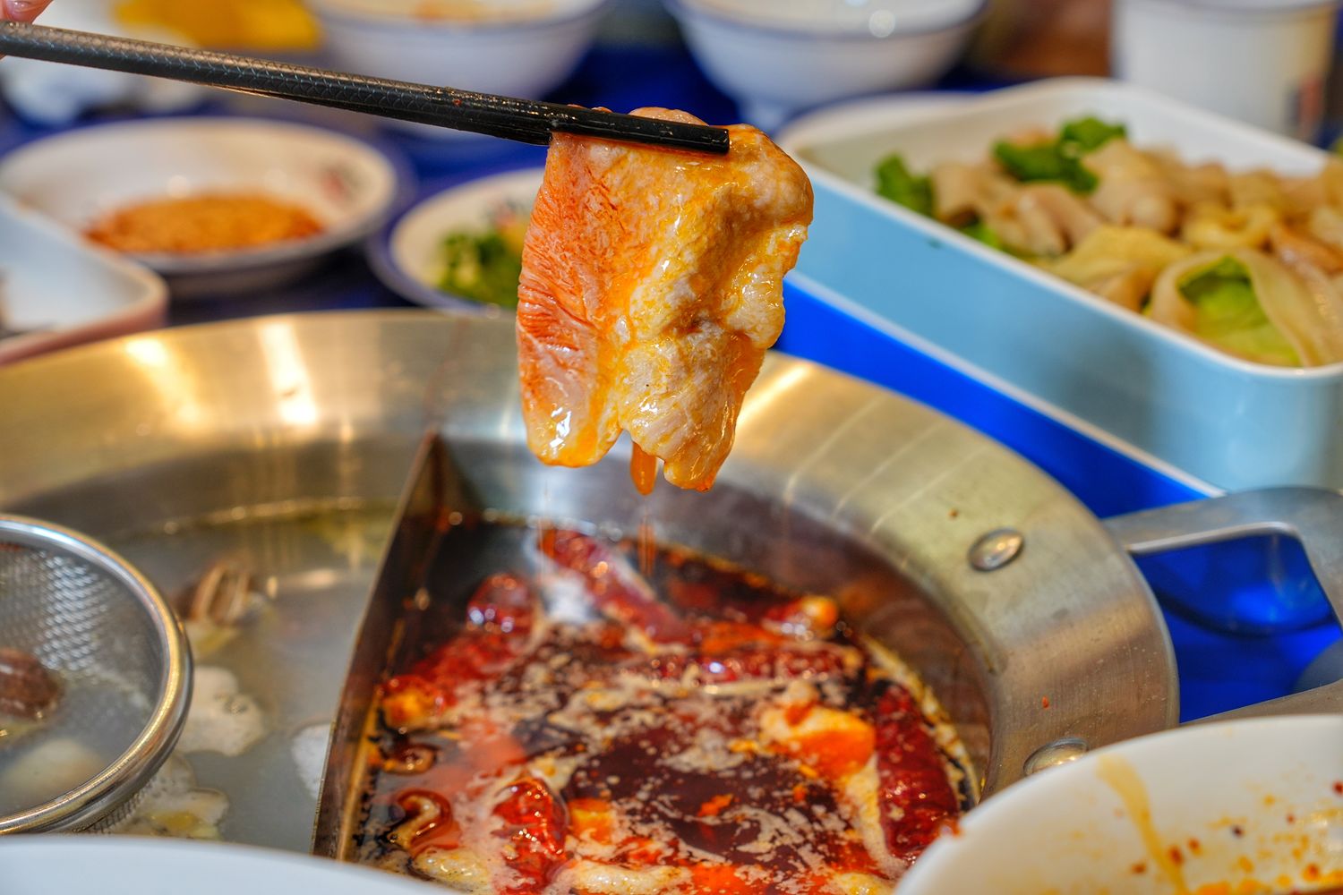 馬路邊邊串串香|麻辣鍋控必吃桃園串串火鍋,享受撸串自由! @混血珊莎的奇幻旅程 馬路邊邊串串香|麻辣鍋控必吃桃園串串火鍋,享受撸串自由! @混血珊莎的奇幻旅程