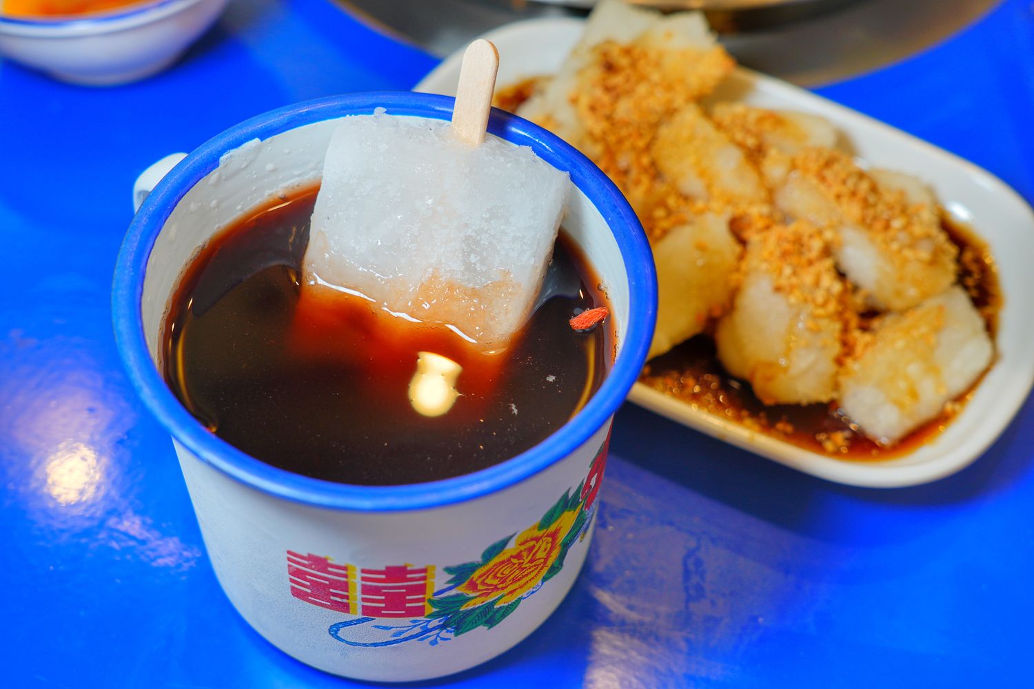 馬路邊邊串串香|麻辣鍋控必吃桃園串串火鍋,享受撸串自由! @混血珊莎的奇幻旅程 馬路邊邊串串香|麻辣鍋控必吃桃園串串火鍋,享受撸串自由! @混血珊莎的奇幻旅程