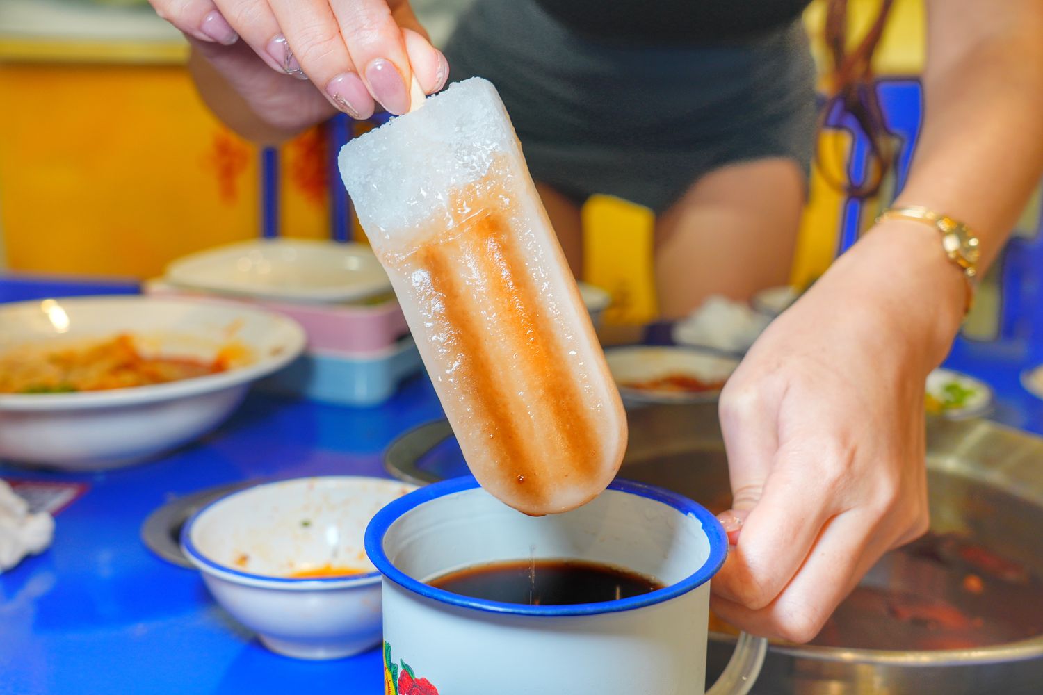 馬路邊邊串串香|麻辣鍋控必吃桃園串串火鍋,享受撸串自由! @混血珊莎的奇幻旅程 馬路邊邊串串香|麻辣鍋控必吃桃園串串火鍋,享受撸串自由! @混血珊莎的奇幻旅程