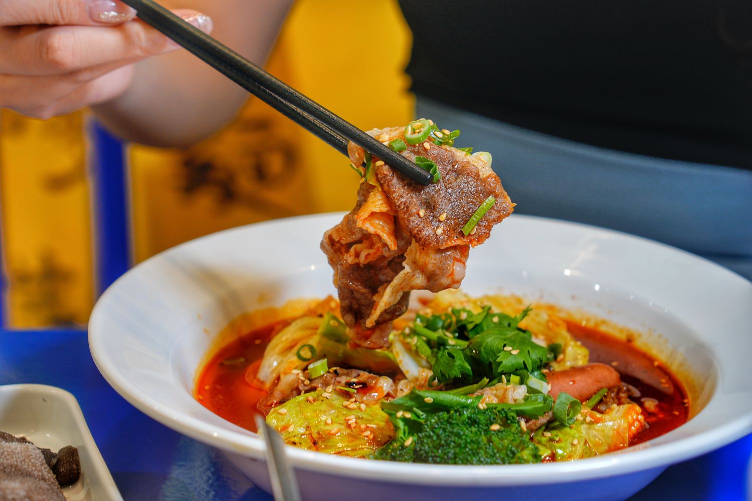 馬路邊邊串串香|麻辣鍋控必吃桃園串串火鍋,享受撸串自由! @混血珊莎的奇幻旅程 馬路邊邊串串香|麻辣鍋控必吃桃園串串火鍋,享受撸串自由! @混血珊莎的奇幻旅程