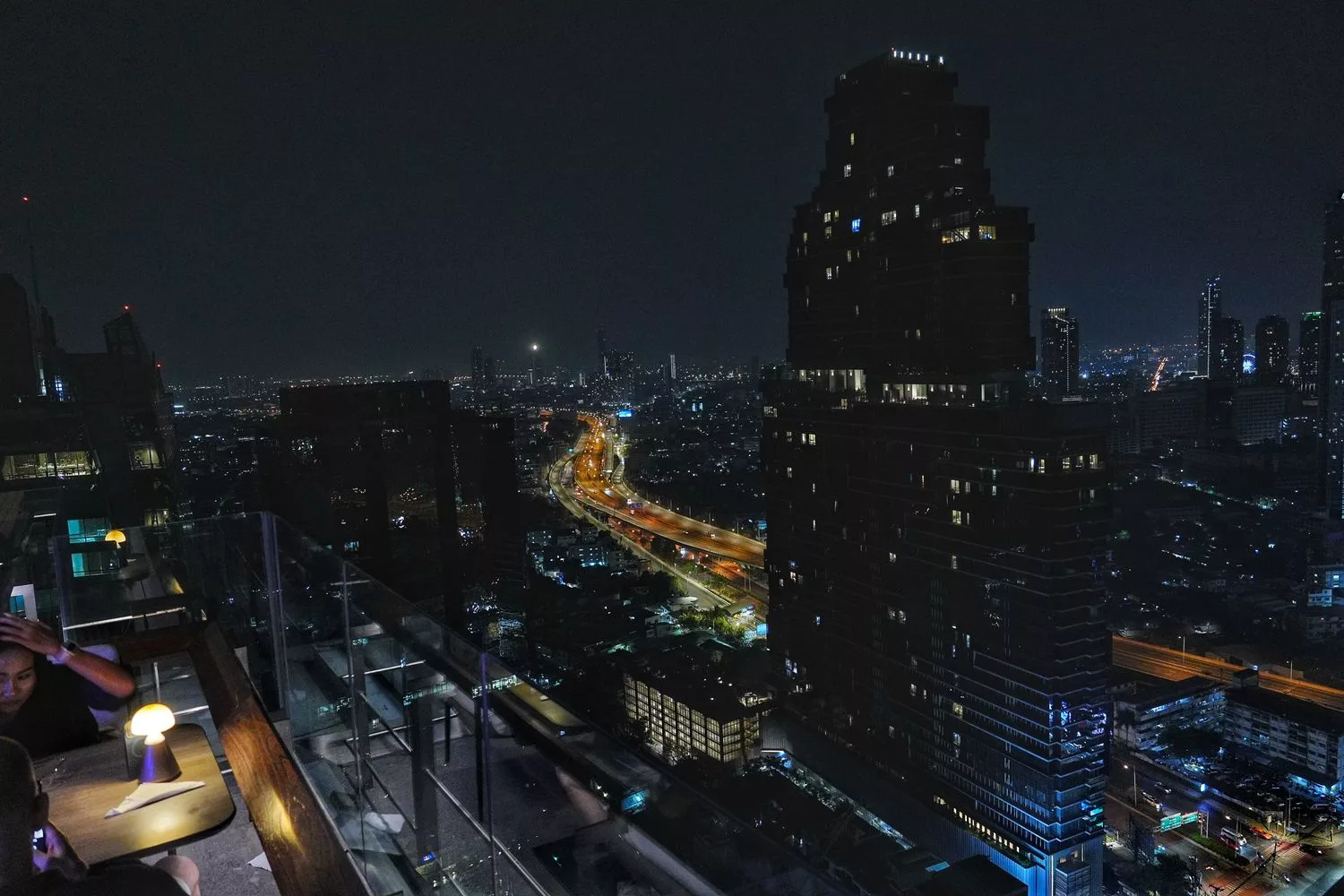 曼谷Surasak住宿 Mode Sathorn Hotel Bangkok｜超夯曼谷摩德沙吞酒店!蘇叻沙克站住宿 @混血珊莎的奇幻旅程