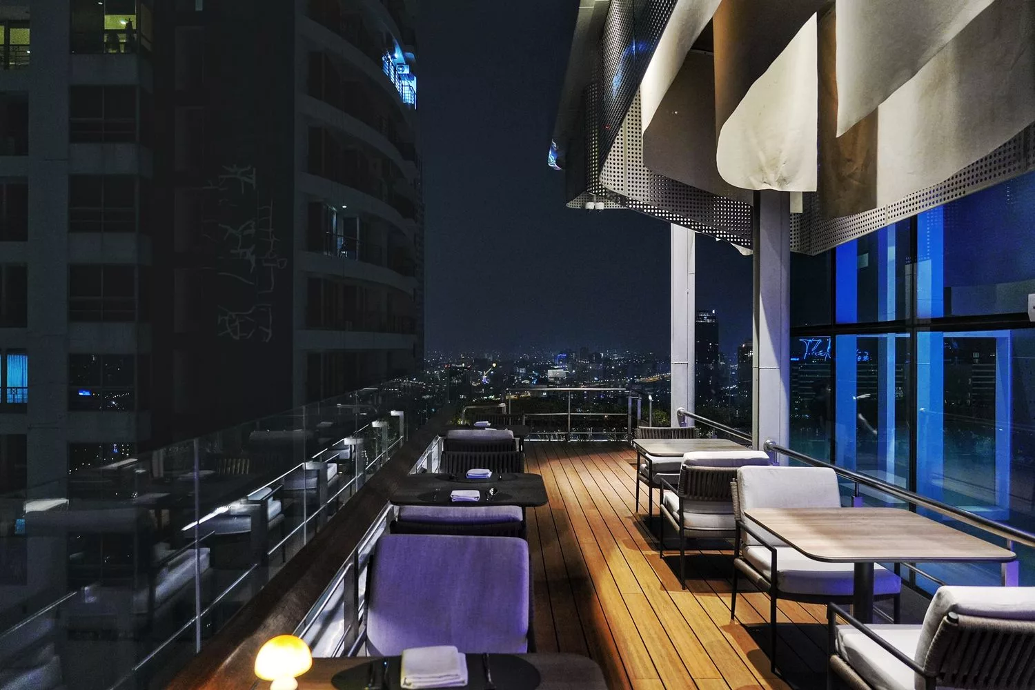 曼谷Surasak住宿 Mode Sathorn Hotel Bangkok｜超夯曼谷摩德沙吞酒店!蘇叻沙克站住宿 @混血珊莎的奇幻旅程