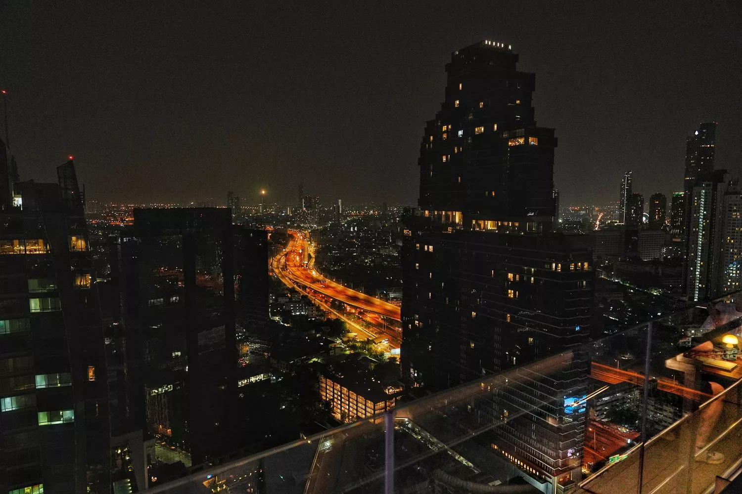 曼谷Surasak住宿 Mode Sathorn Hotel Bangkok｜超夯曼谷摩德沙吞酒店!蘇叻沙克站住宿 @混血珊莎的奇幻旅程
