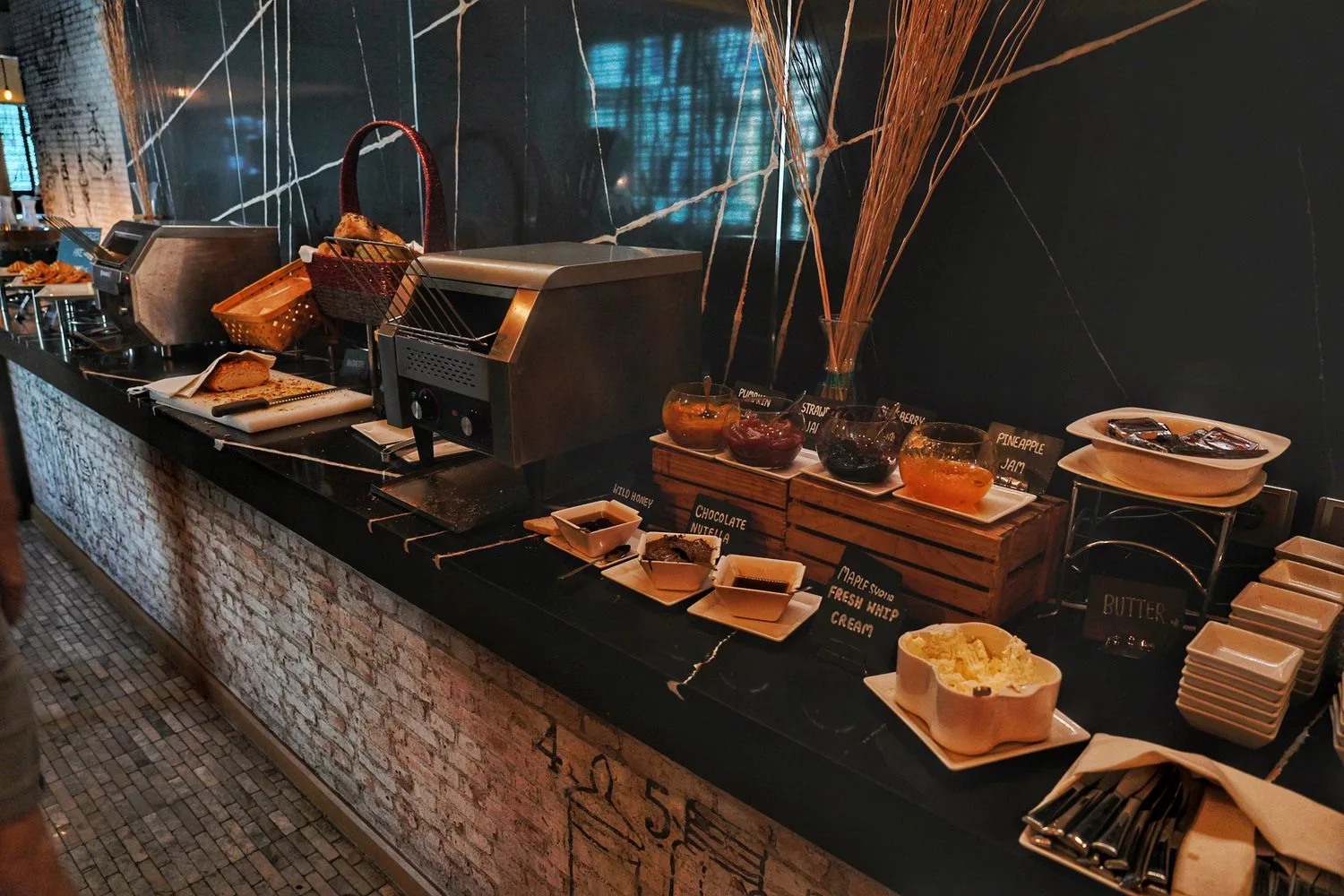曼谷Surasak住宿 Mode Sathorn Hotel Bangkok｜超夯曼谷摩德沙吞酒店!蘇叻沙克站住宿 @混血珊莎的奇幻旅程