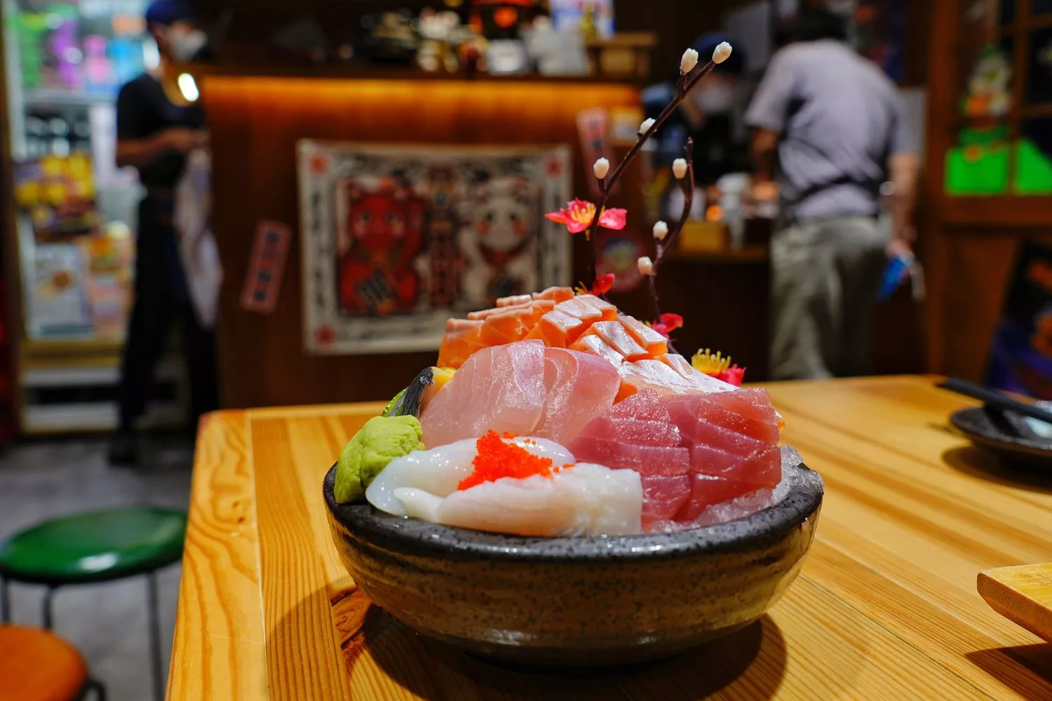 【森川丼丼嘉義店】 4.8 顆星高評價日本料理，澎湃用料氣氛很嗨! @混血珊莎的奇幻旅程
