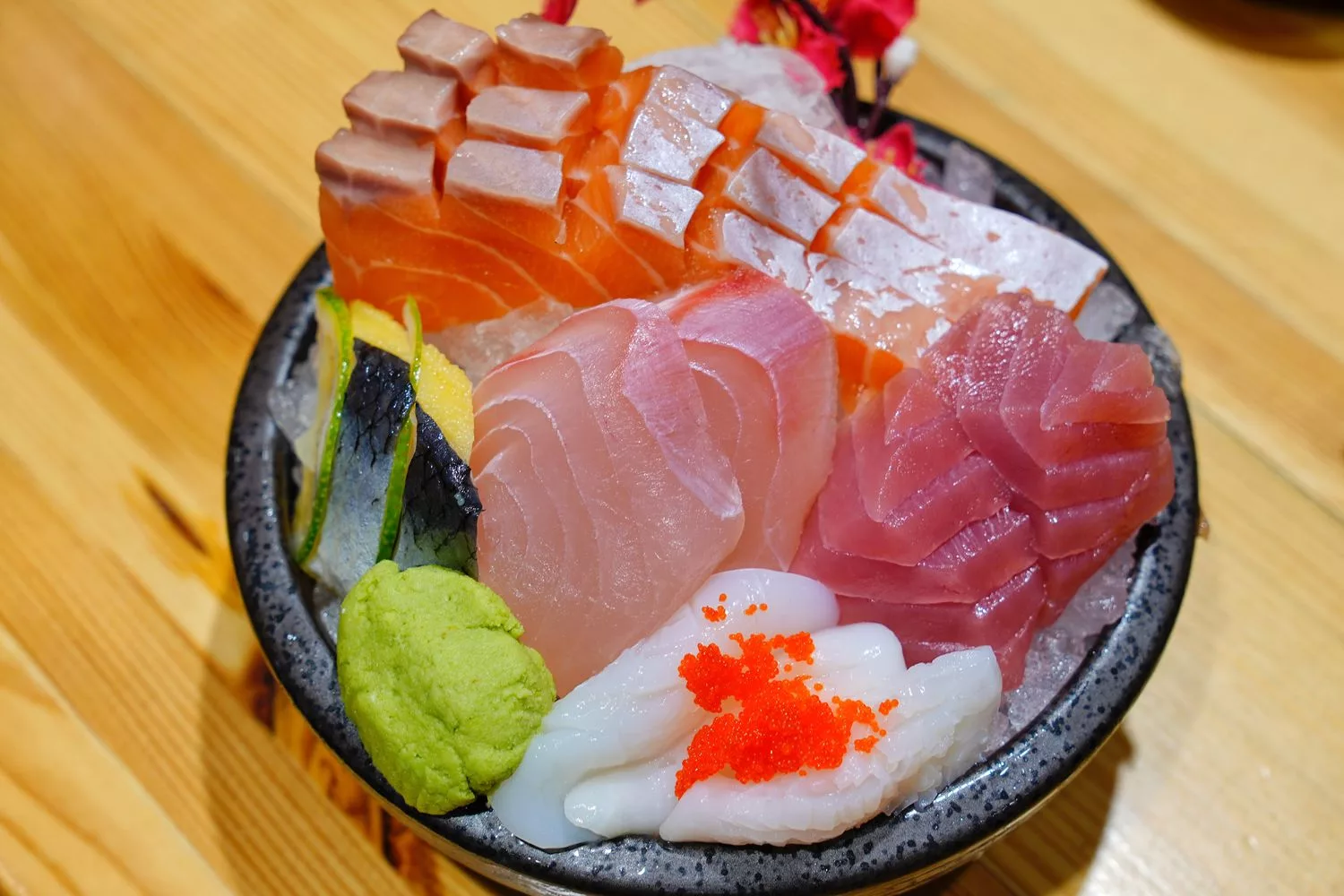 【森川丼丼嘉義店】 4.8 顆星高評價日本料理，澎湃用料氣氛很嗨! @混血珊莎的奇幻旅程