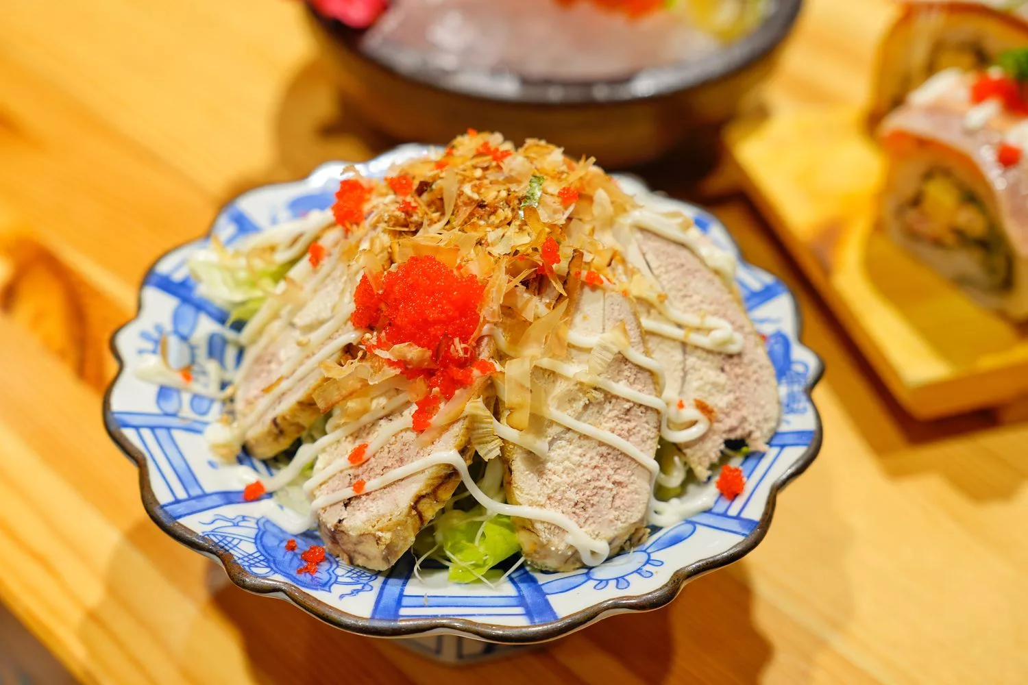 【森川丼丼嘉義店】 4.8 顆星高評價日本料理，澎湃用料氣氛很嗨! @混血珊莎的奇幻旅程