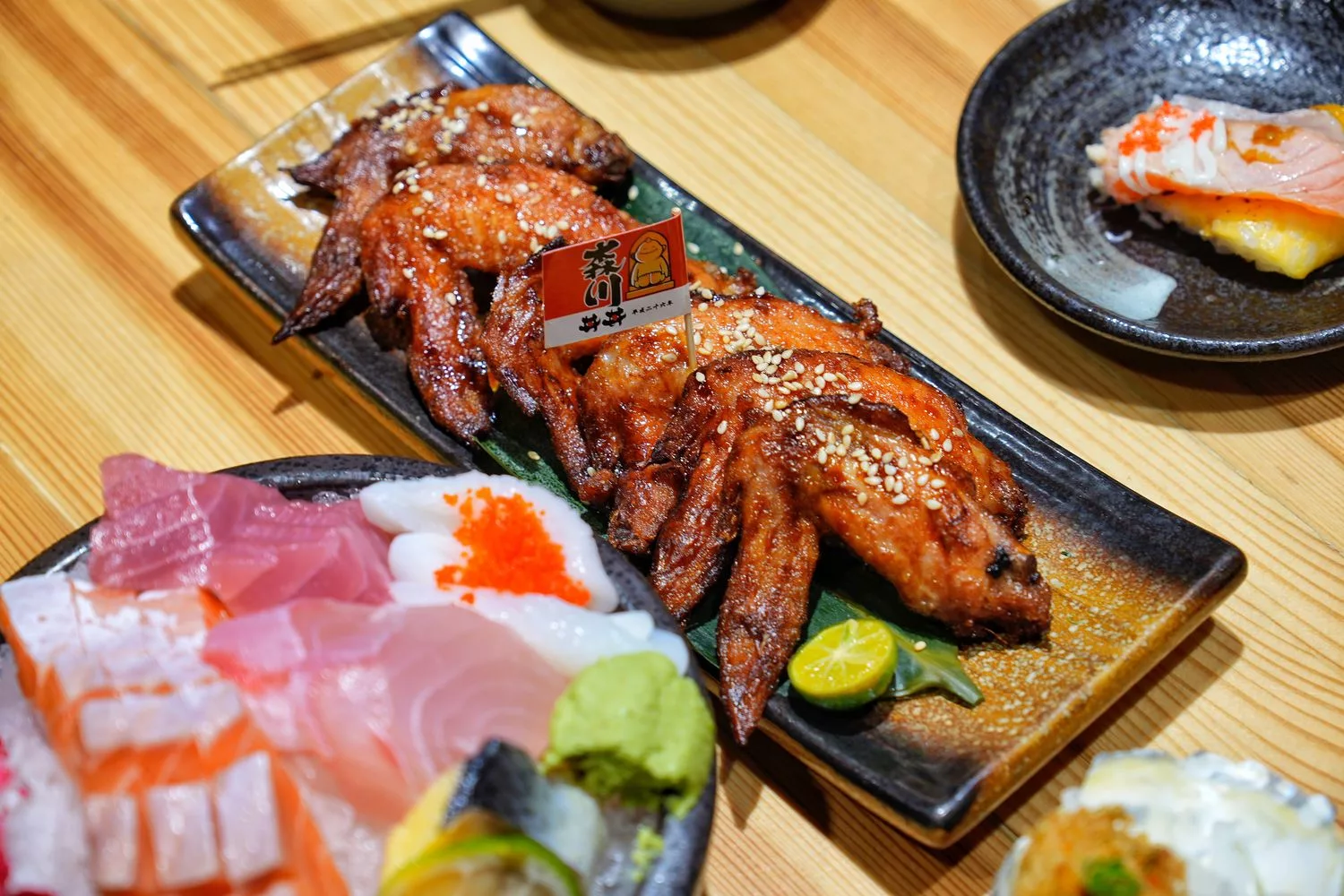 【森川丼丼嘉義店】 4.8 顆星高評價日本料理，澎湃用料氣氛很嗨! @混血珊莎的奇幻旅程