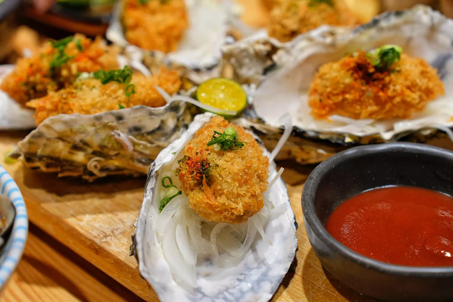 【森川丼丼嘉義店】 4.8 顆星高評價日本料理，澎湃用料氣氛很嗨! @混血珊莎的奇幻旅程