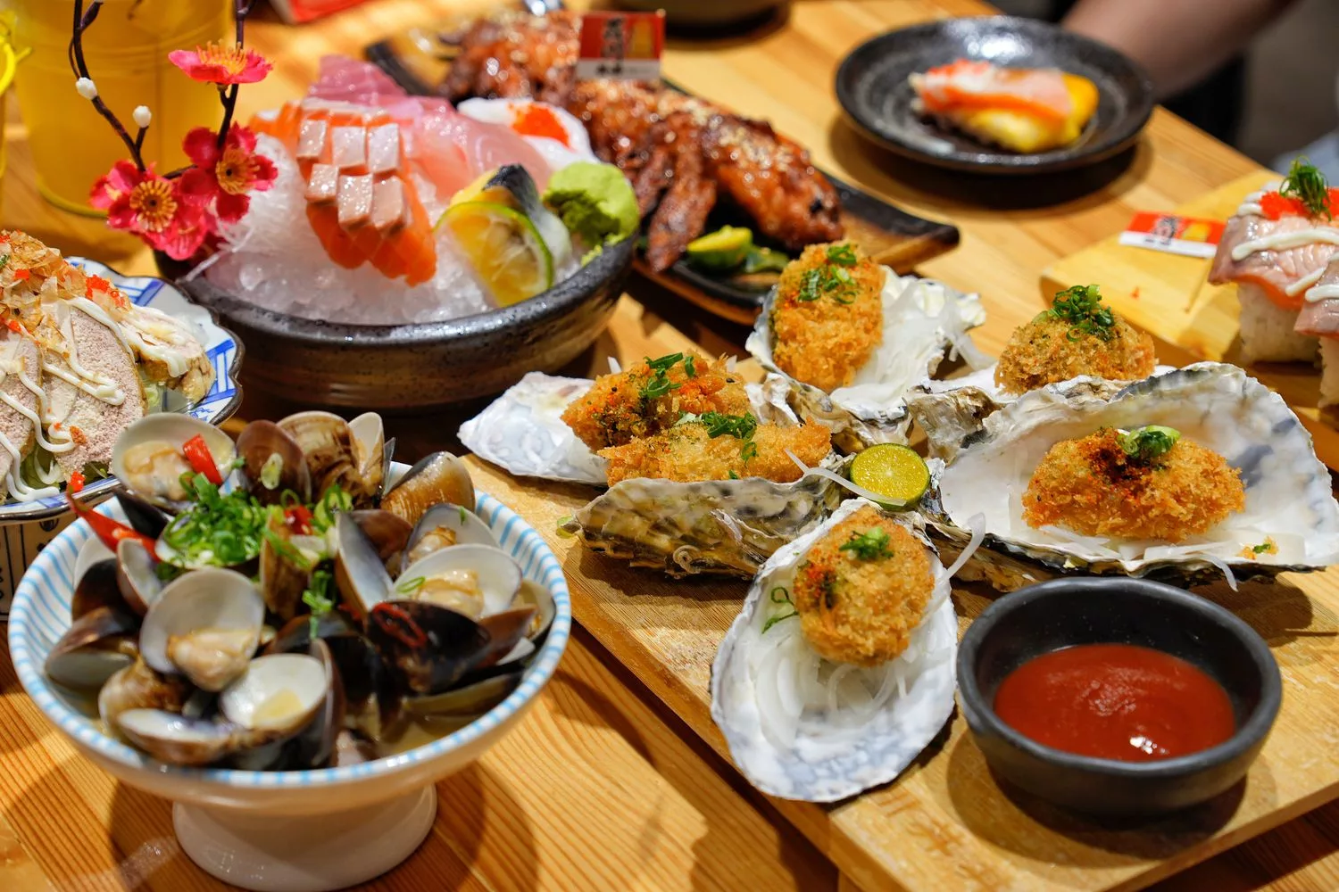 【森川丼丼嘉義店】 4.8 顆星高評價日本料理，澎湃用料氣氛很嗨! @混血珊莎的奇幻旅程