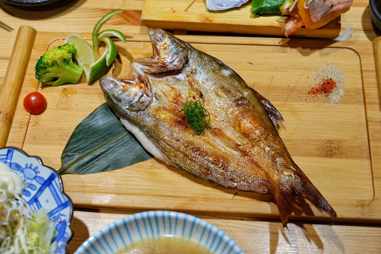 【森川丼丼嘉義店】 4.8 顆星高評價日本料理，澎湃用料氣氛很嗨! @混血珊莎的奇幻旅程