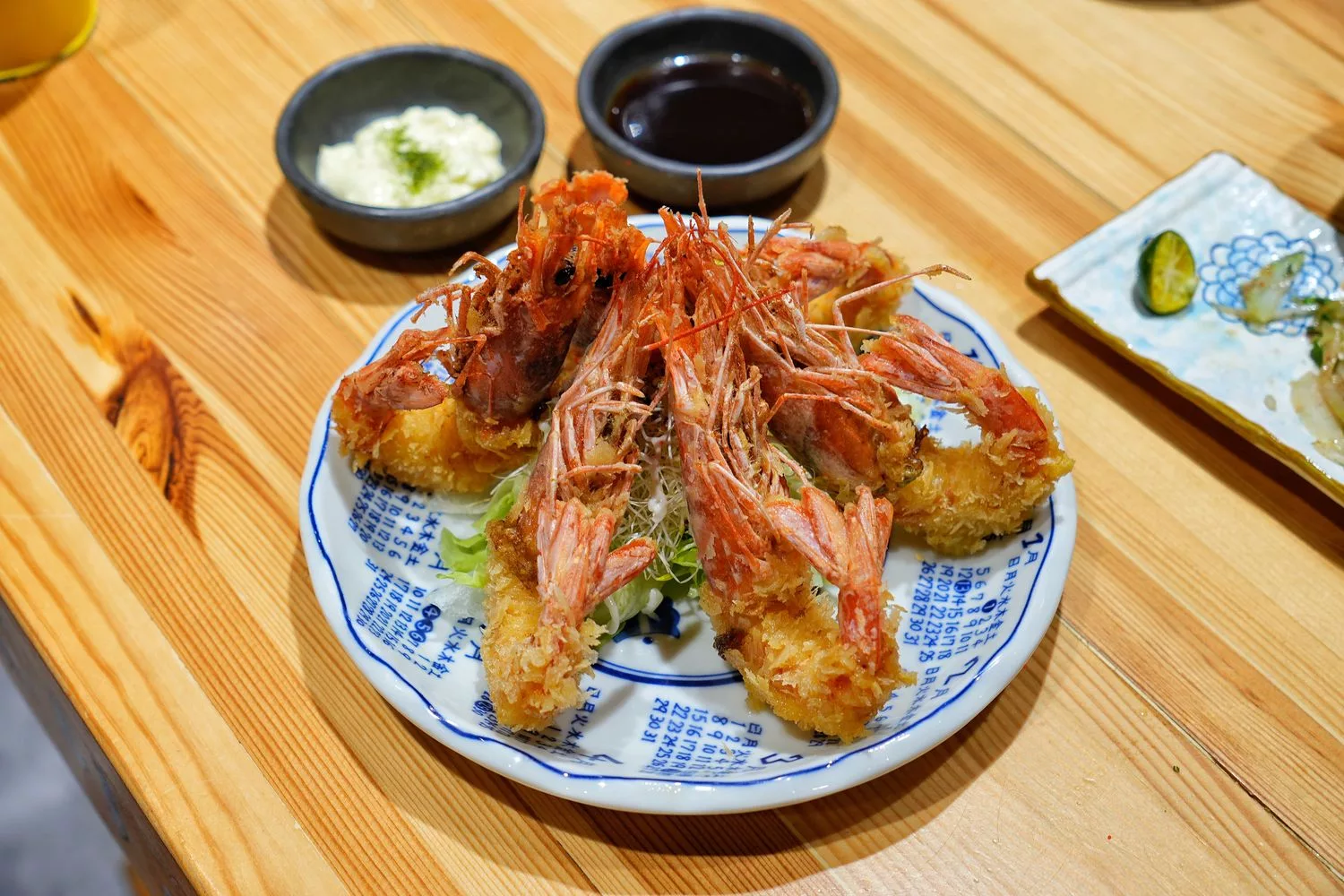 【森川丼丼嘉義店】 4.8 顆星高評價日本料理，澎湃用料氣氛很嗨! @混血珊莎的奇幻旅程