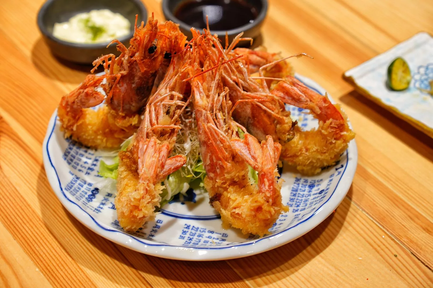 【森川丼丼嘉義店】 4.8 顆星高評價日本料理，澎湃用料氣氛很嗨! @混血珊莎的奇幻旅程