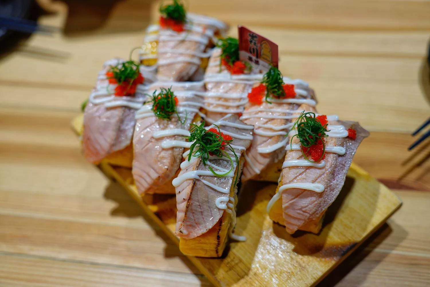 【森川丼丼嘉義店】 4.8 顆星高評價日本料理，澎湃用料氣氛很嗨! @混血珊莎的奇幻旅程