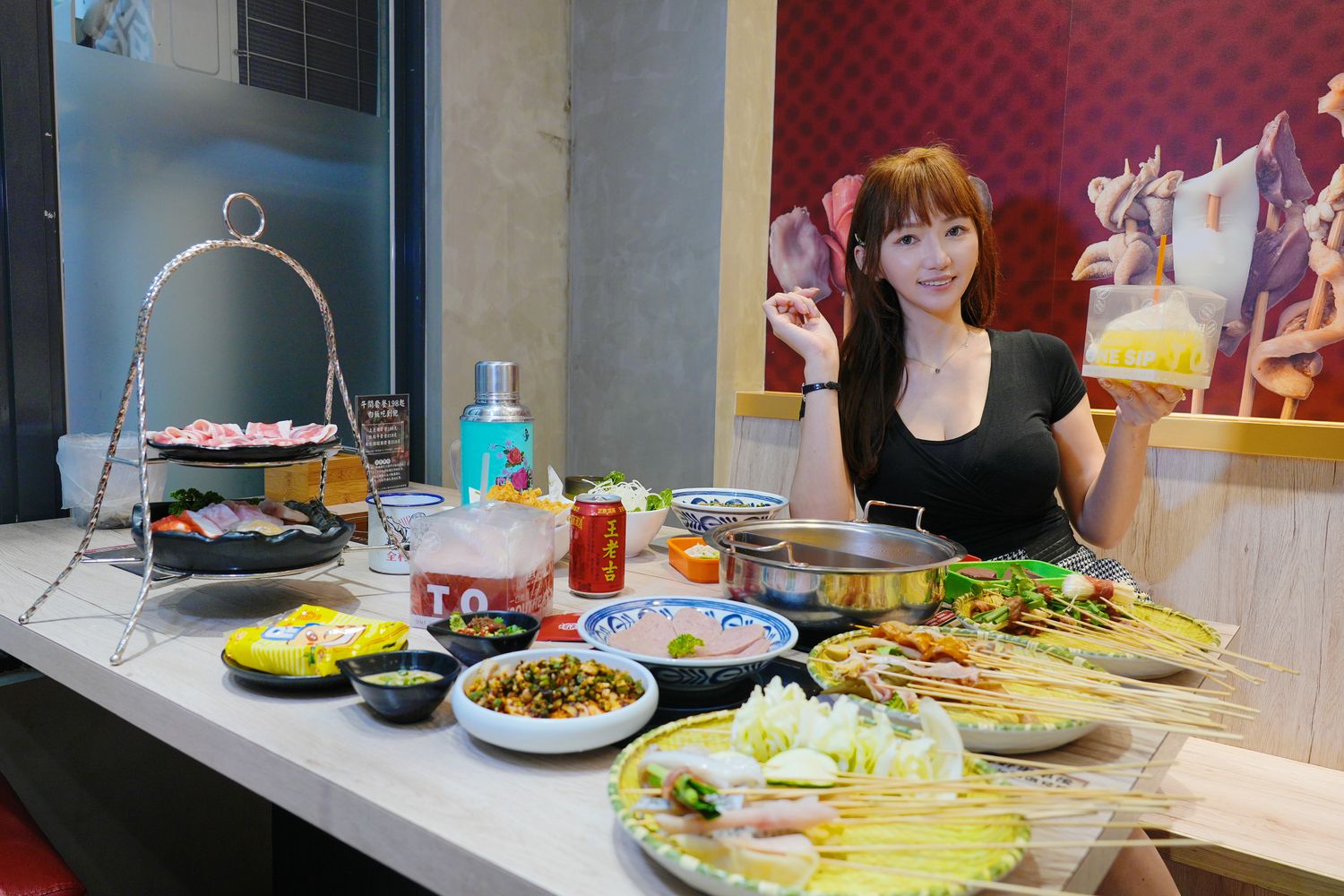 餉串串｜道地四川成都台中串串火鍋，免服務費白飯飲品無限供應! @混血珊莎的奇幻旅程