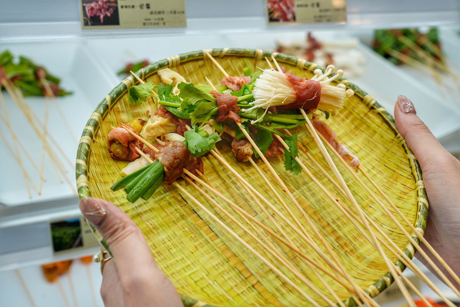 餉串串｜道地四川成都台中串串火鍋，免服務費白飯飲品無限供應! @混血珊莎的奇幻旅程