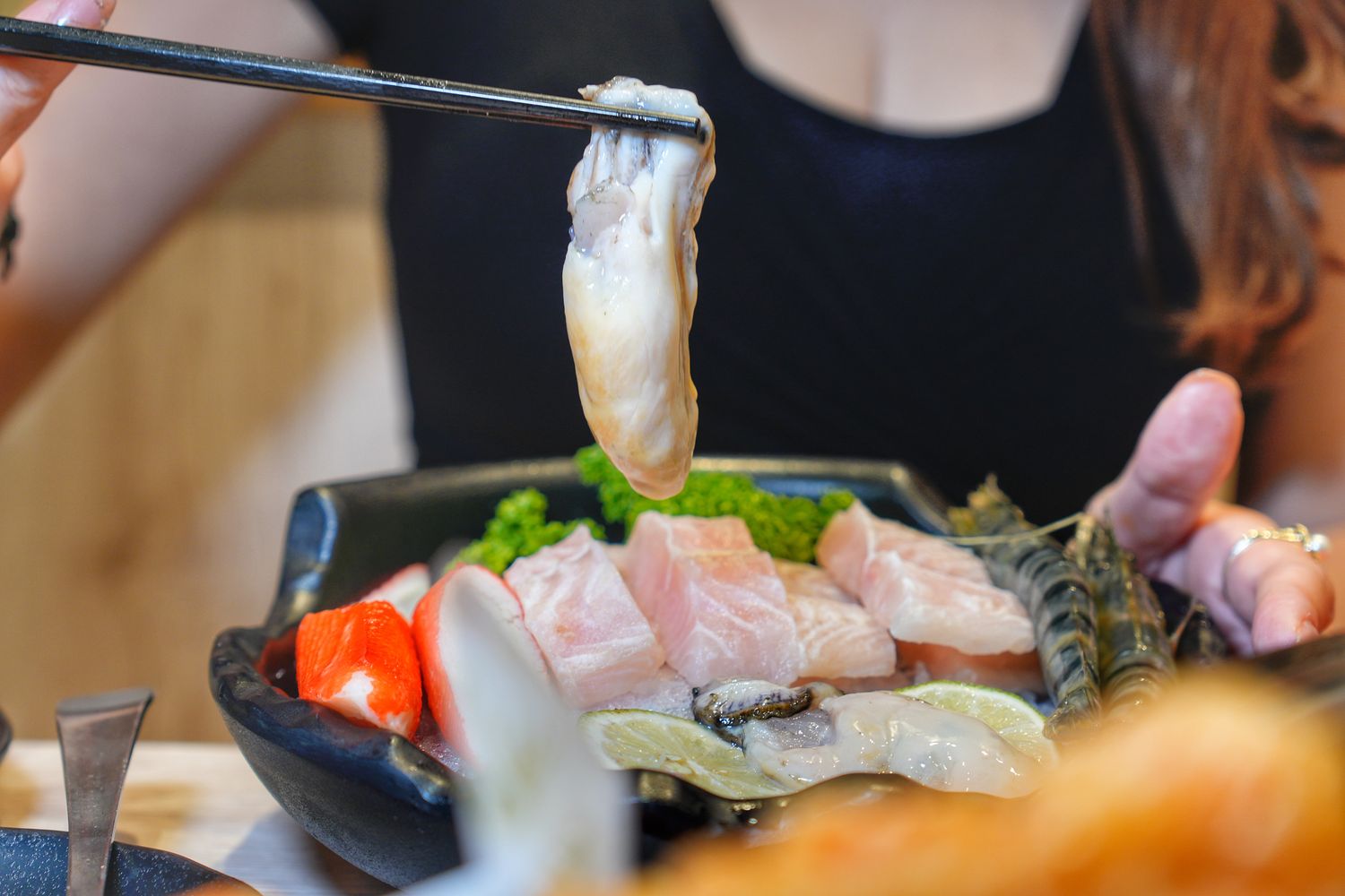 餉串串｜道地四川成都台中串串火鍋，免服務費白飯飲品無限供應! @混血珊莎的奇幻旅程