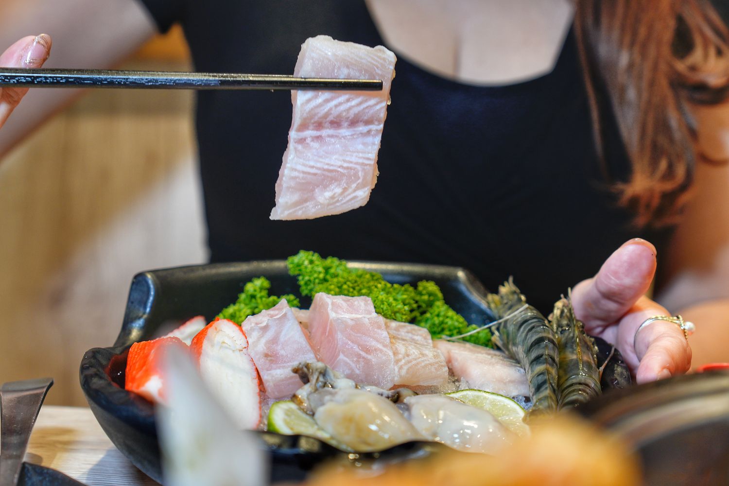餉串串｜道地四川成都台中串串火鍋，免服務費白飯飲品無限供應! @混血珊莎的奇幻旅程