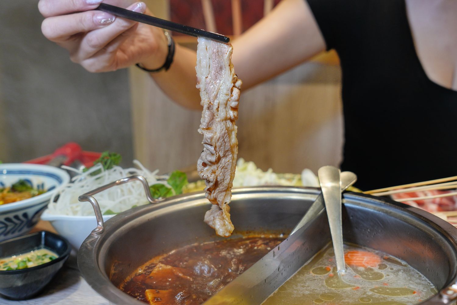 餉串串|道地四川成都台中串串火鍋,免服務費白飯飲品無限供應! @混血珊莎的奇幻旅程 餉串串|道地四川成都台中串串火鍋,免服務費白飯飲品無限供應! @混血珊莎的奇幻旅程