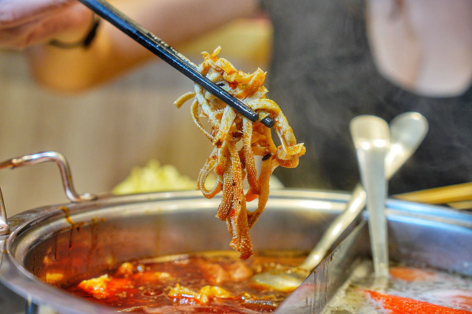 餉串串｜道地四川成都台中串串火鍋，免服務費白飯飲品無限供應! @混血珊莎的奇幻旅程