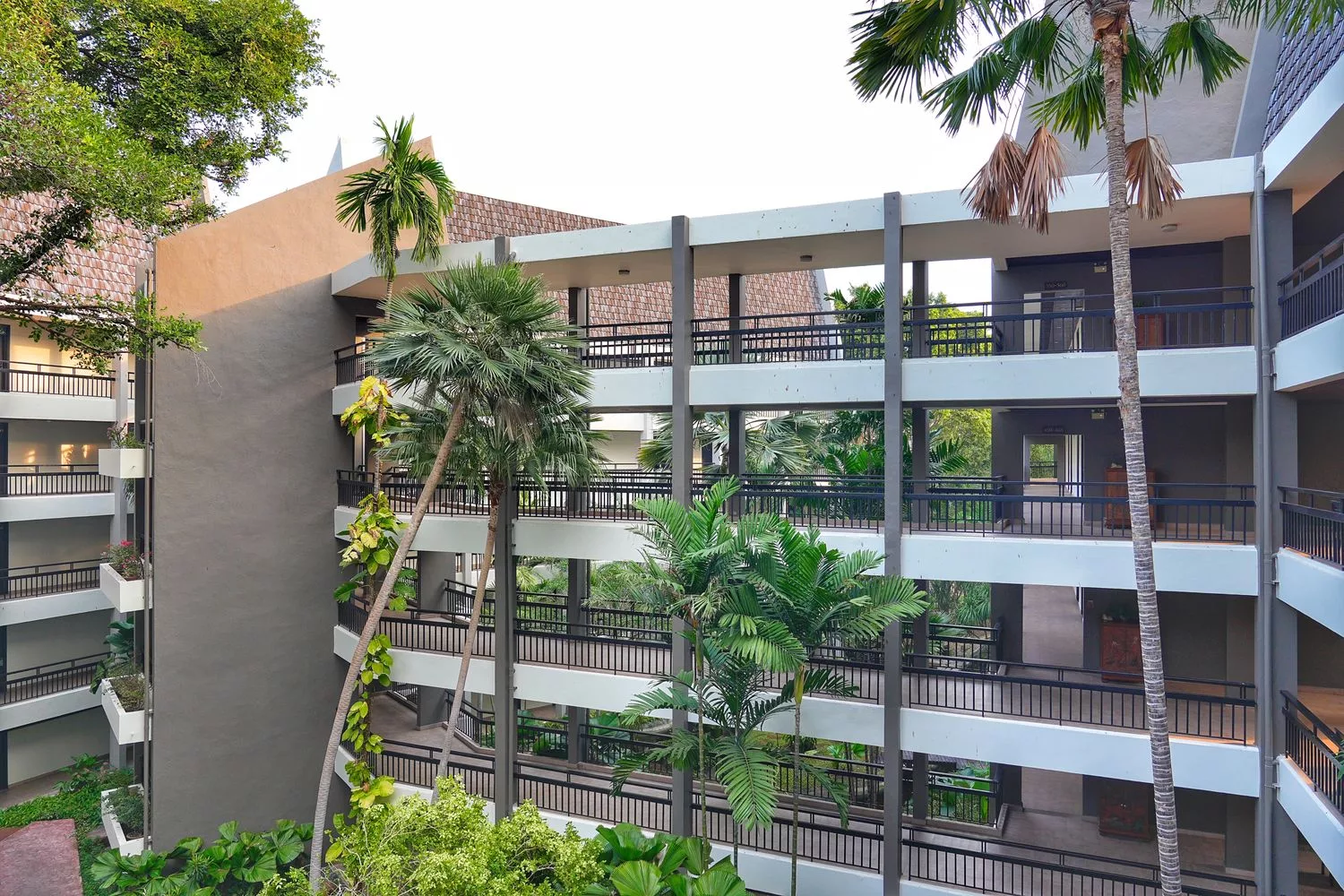 芭達雅步行街住宿 Siam Bayshore Resort Pattaya｜芭達雅暹羅海岸酒店，步行街走路1分鐘! @混血珊莎的奇幻旅程
