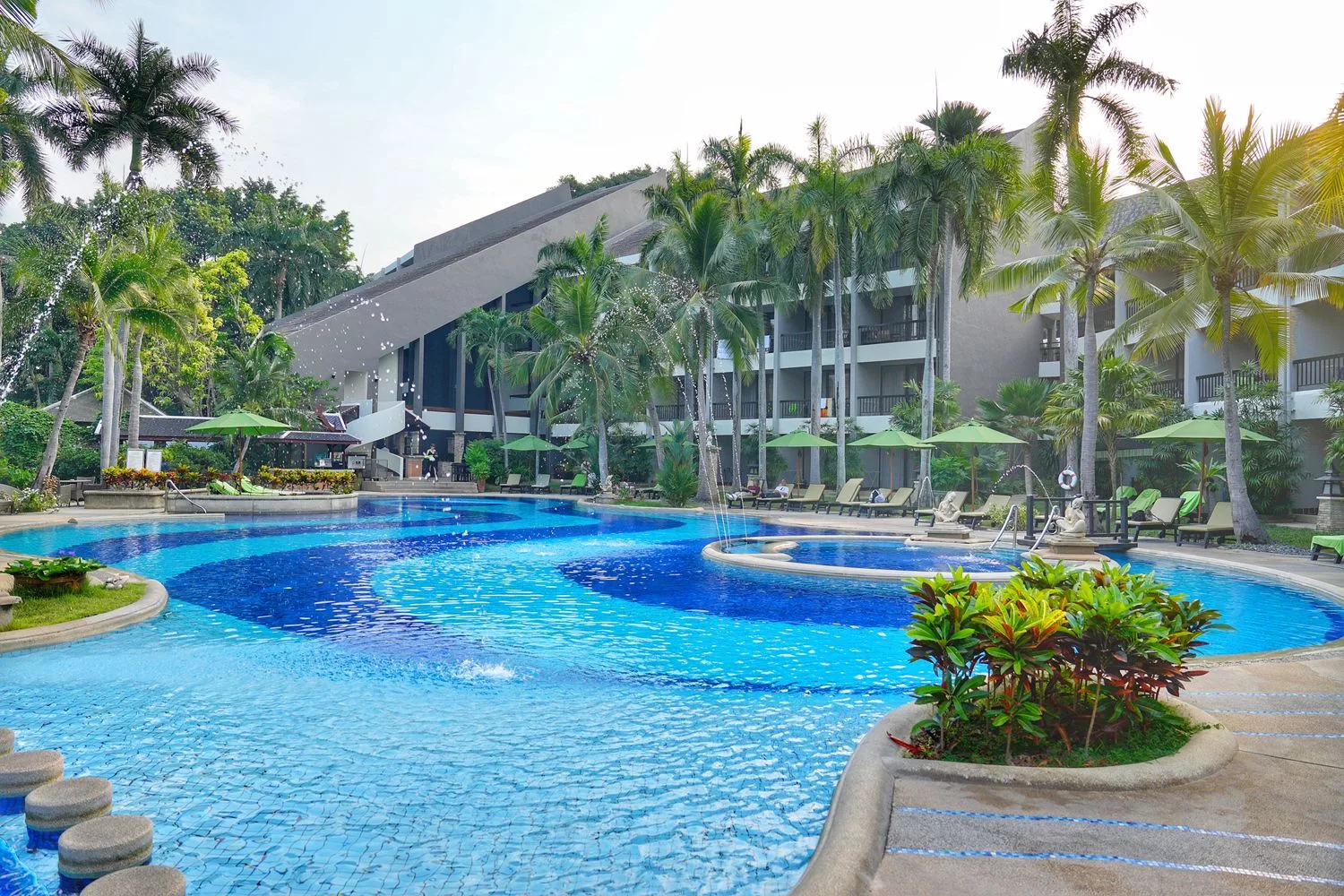 芭達雅步行街住宿 Siam Bayshore Resort Pattaya｜芭達雅暹羅海岸酒店，步行街走路1分鐘! @混血珊莎的奇幻旅程