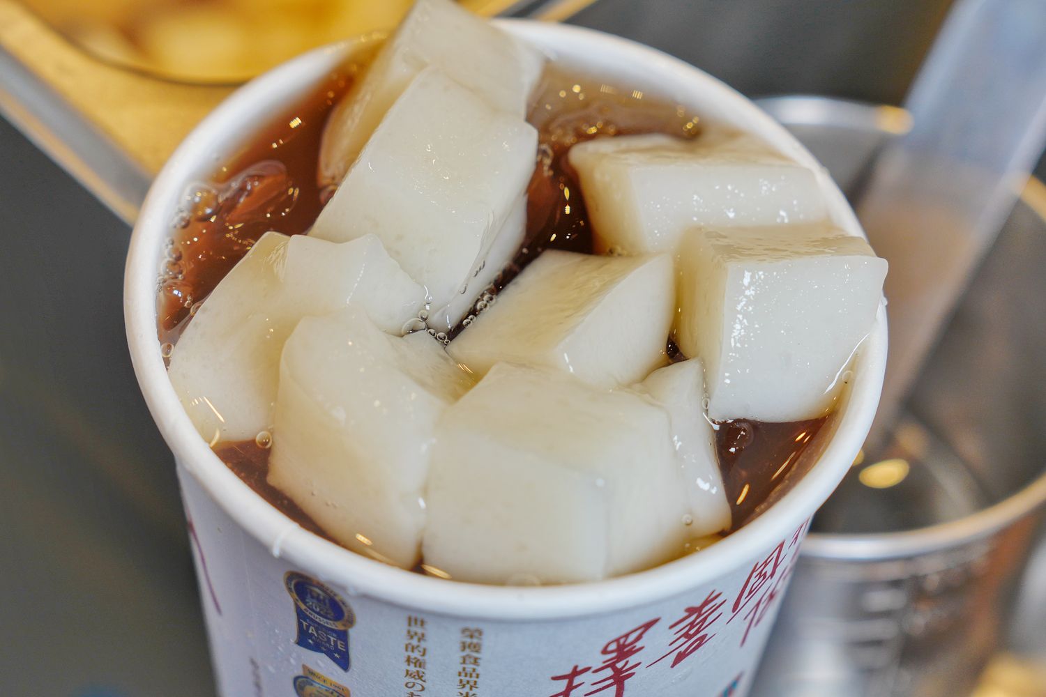 先喝道誠品南西店｜客家硬頸乳茶結合獨創麻粿，咀嚼控必朝聖! @混血珊莎的奇幻旅程