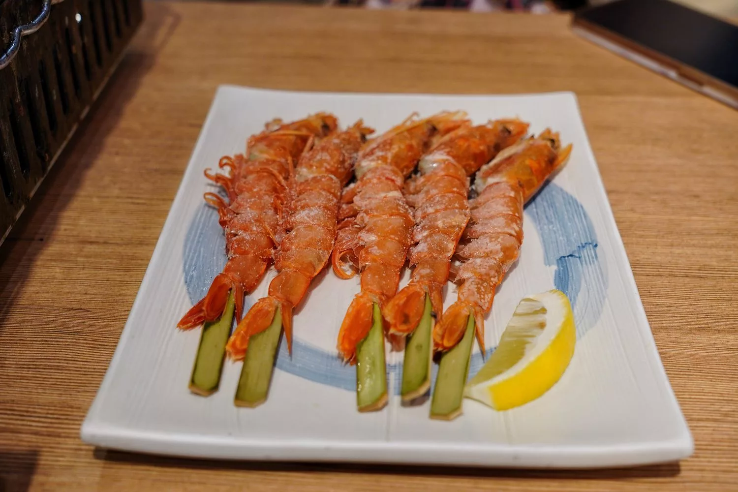 【道頓堀宵夜】磯丸水產 道頓堀店，大阪超夯海鮮居酒屋， 24 小時營業，海鮮控的天堂! @混血珊莎的奇幻旅程