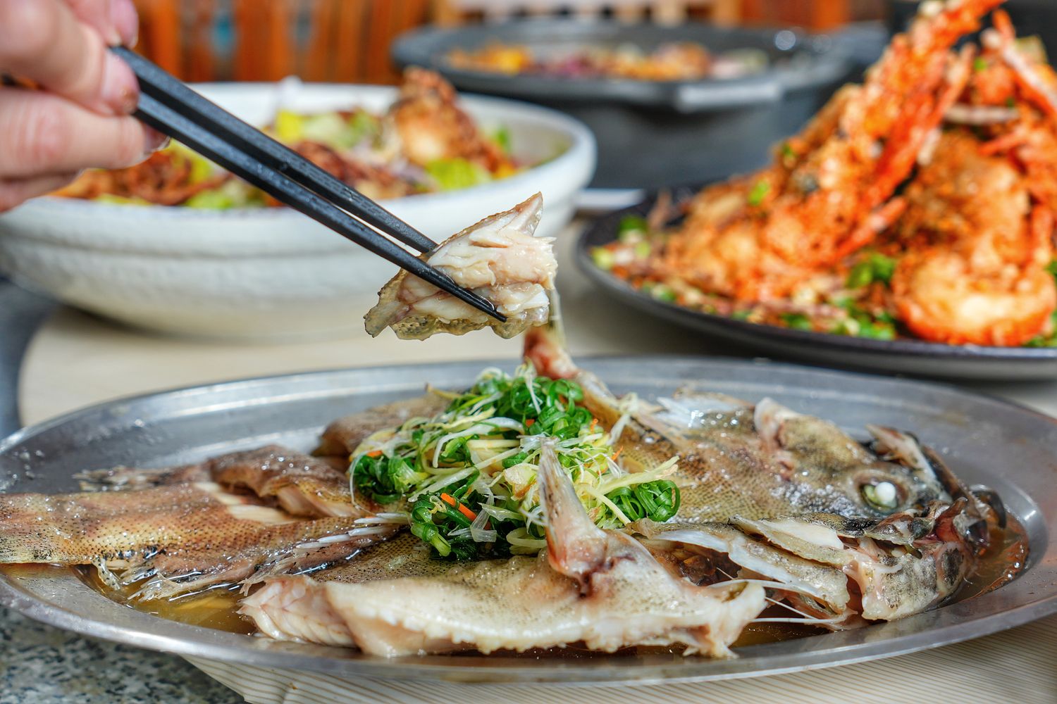鮮滿樓海鮮料理｜萬里海鮮餐廳推薦每人800元大啖隱藏版龍蝦料理! @混血珊莎的奇幻旅程