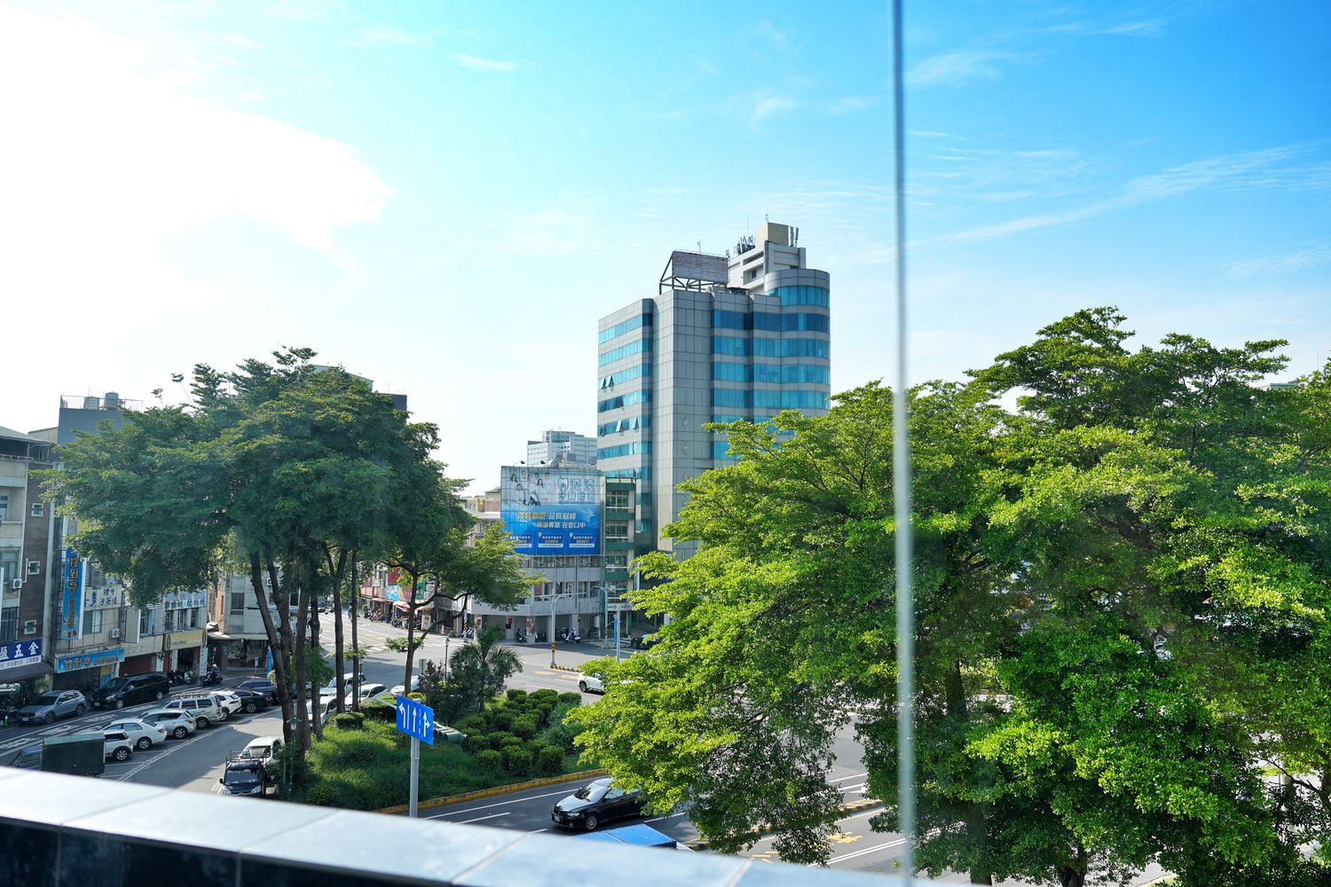 思慕魚渡｜文青風台南赤崁樓住宿，必住網美系浴缸房! @混血珊莎的奇幻旅程