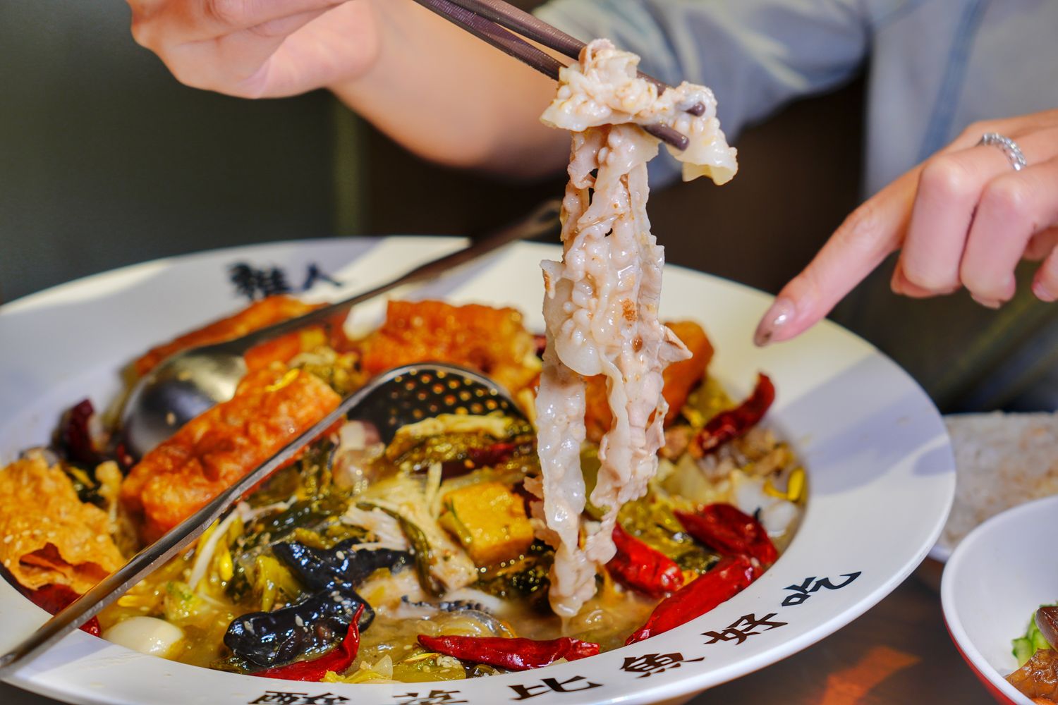 稚人酸菜魚澎湖｜菊島首間酸菜魚專賣店，酸爽帶勁老饕最愛! @混血珊莎的奇幻旅程
