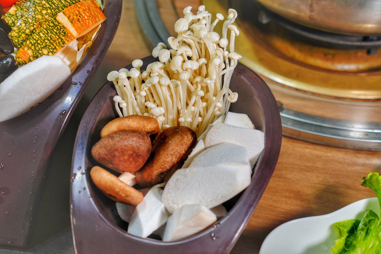 【豐原美食】十三涮四川料理｜道地川菜重慶麻辣鍋! @混血珊莎的奇幻旅程