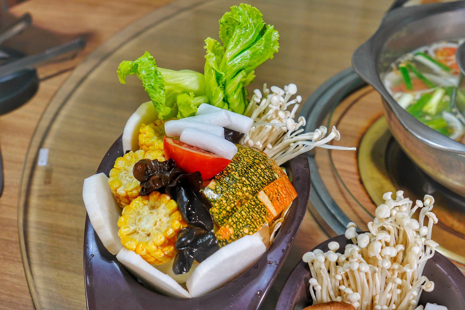 【豐原美食】十三涮四川料理｜道地川菜重慶麻辣鍋! @混血珊莎的奇幻旅程