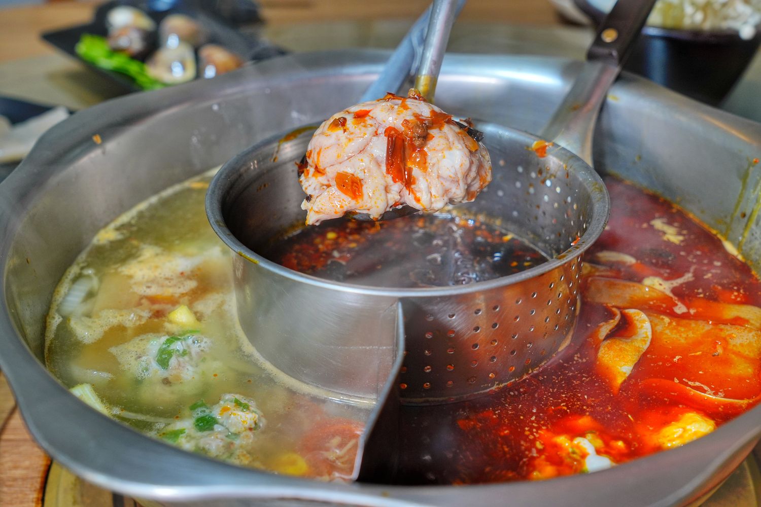 【豐原美食】十三涮四川料理｜道地川菜重慶麻辣鍋! @混血珊莎的奇幻旅程